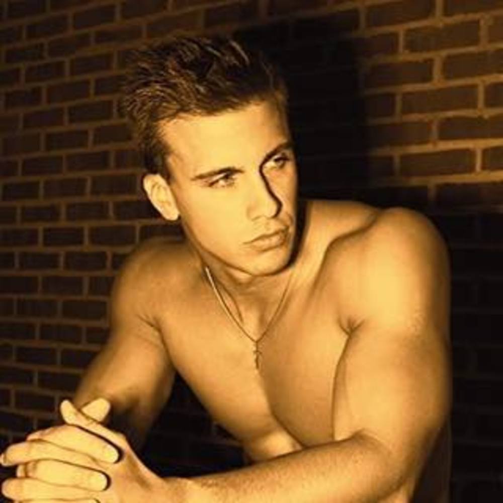 Meet your Posher, Derek